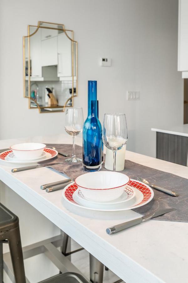 Luxury 2 Bedroom In The Heart Of Entertainment District W/ Cn Tower View Торонто Экстерьер фото