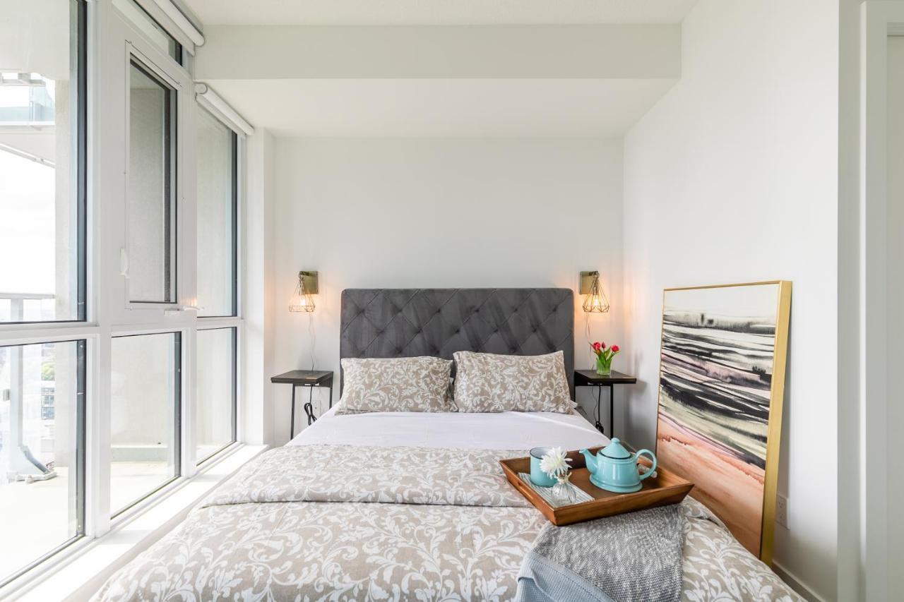 Luxury 2 Bedroom In The Heart Of Entertainment District W/ Cn Tower View Торонто Экстерьер фото