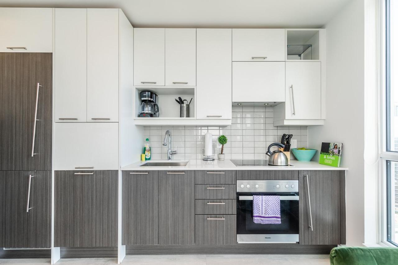 Luxury 2 Bedroom In The Heart Of Entertainment District W/ Cn Tower View Торонто Экстерьер фото