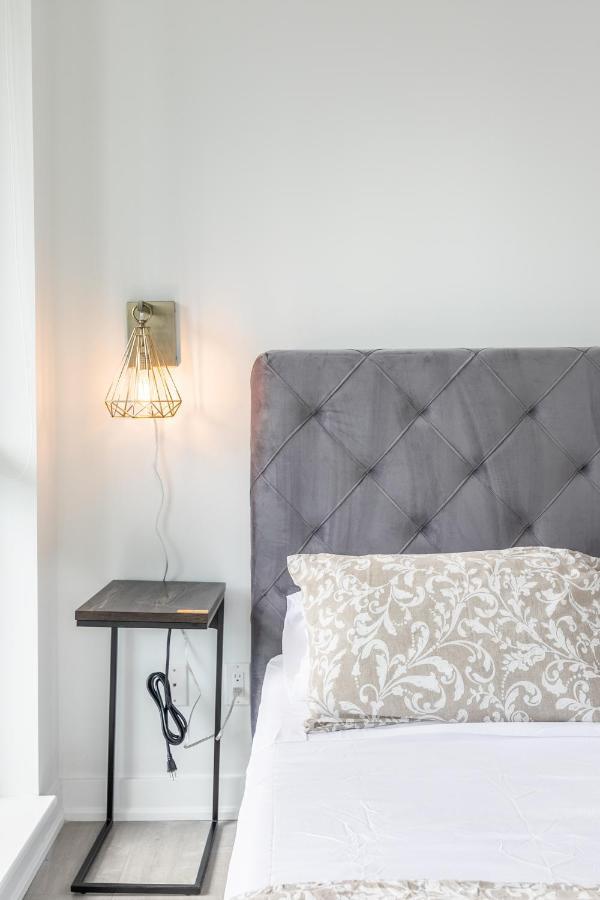 Luxury 2 Bedroom In The Heart Of Entertainment District W/ Cn Tower View Торонто Экстерьер фото