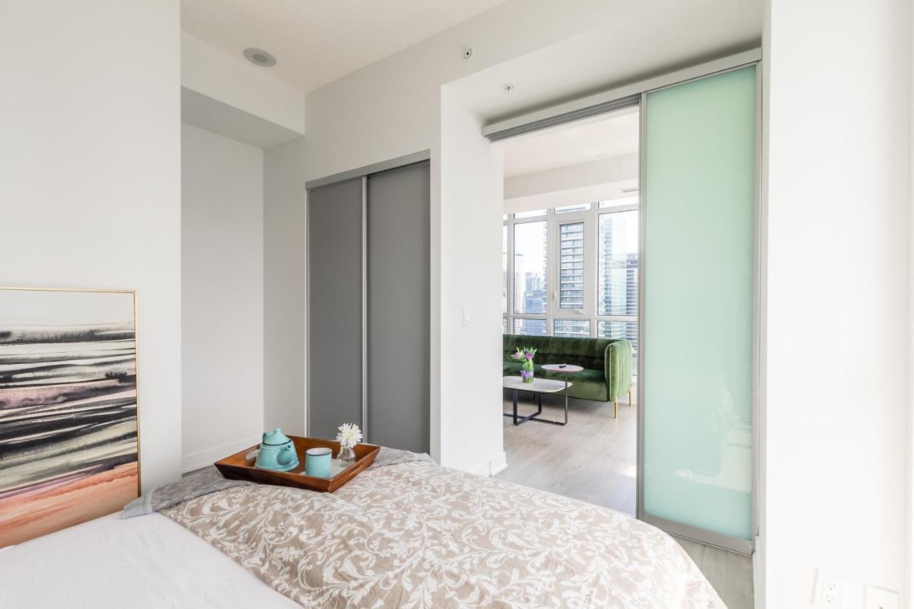 Luxury 2 Bedroom In The Heart Of Entertainment District W/ Cn Tower View Торонто Экстерьер фото