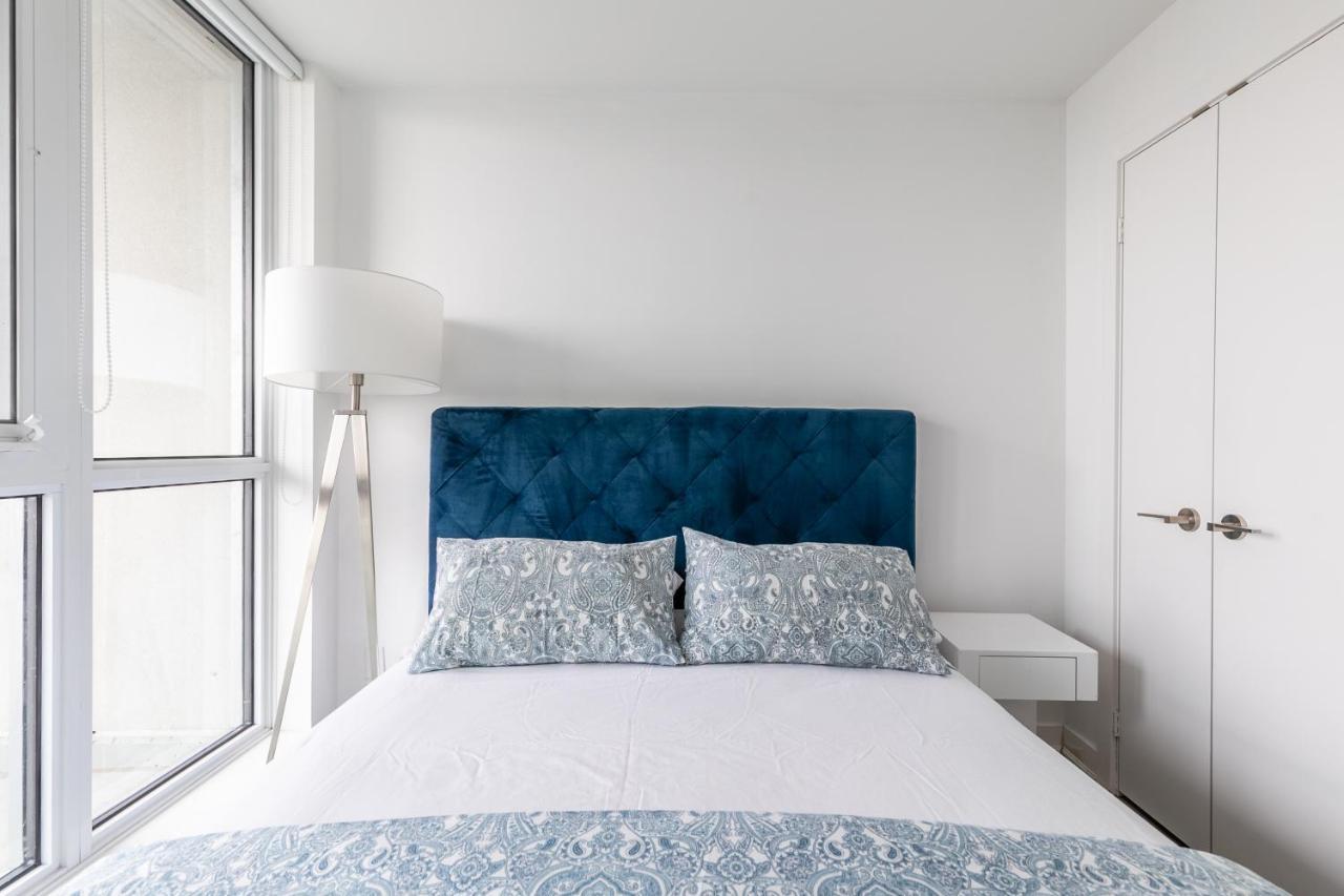 Luxury 2 Bedroom In The Heart Of Entertainment District W/ Cn Tower View Торонто Экстерьер фото