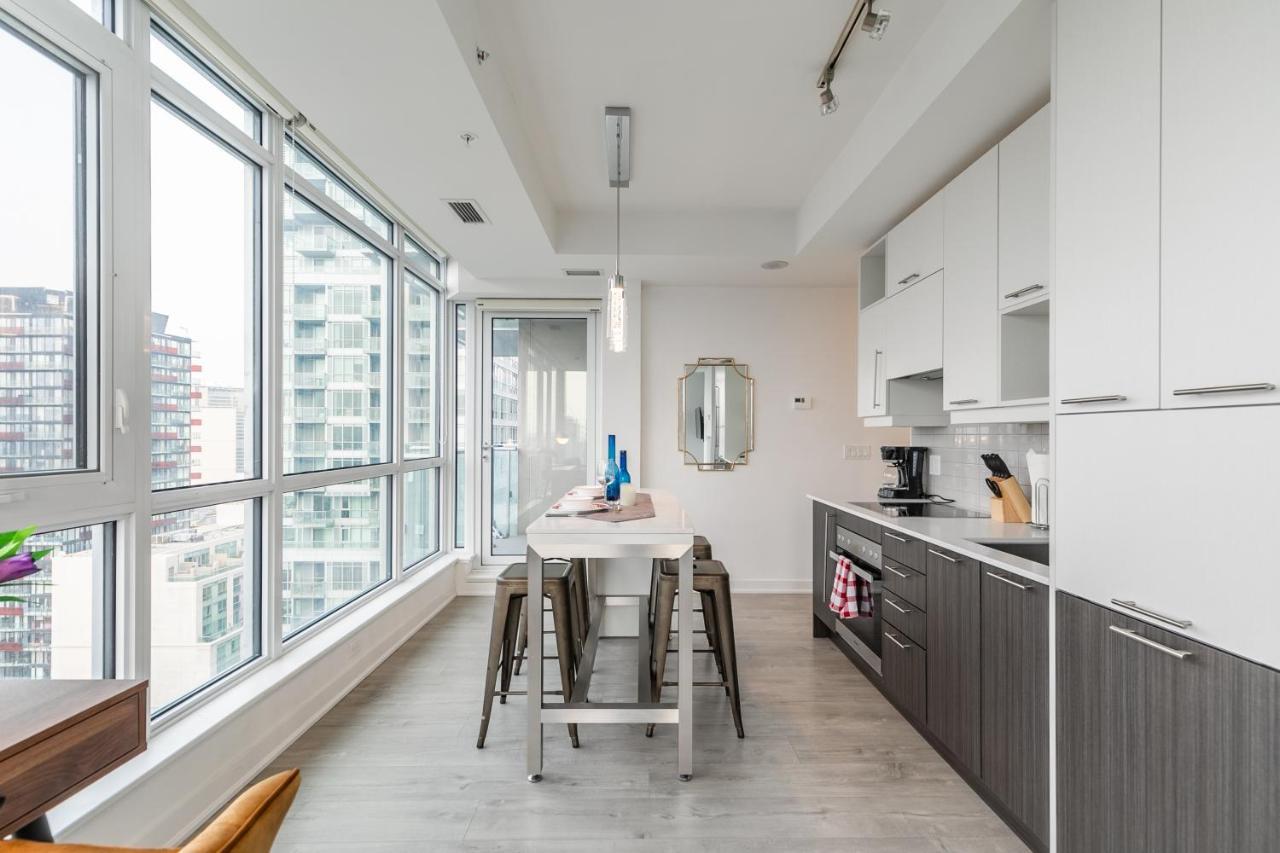 Luxury 2 Bedroom In The Heart Of Entertainment District W/ Cn Tower View Торонто Экстерьер фото
